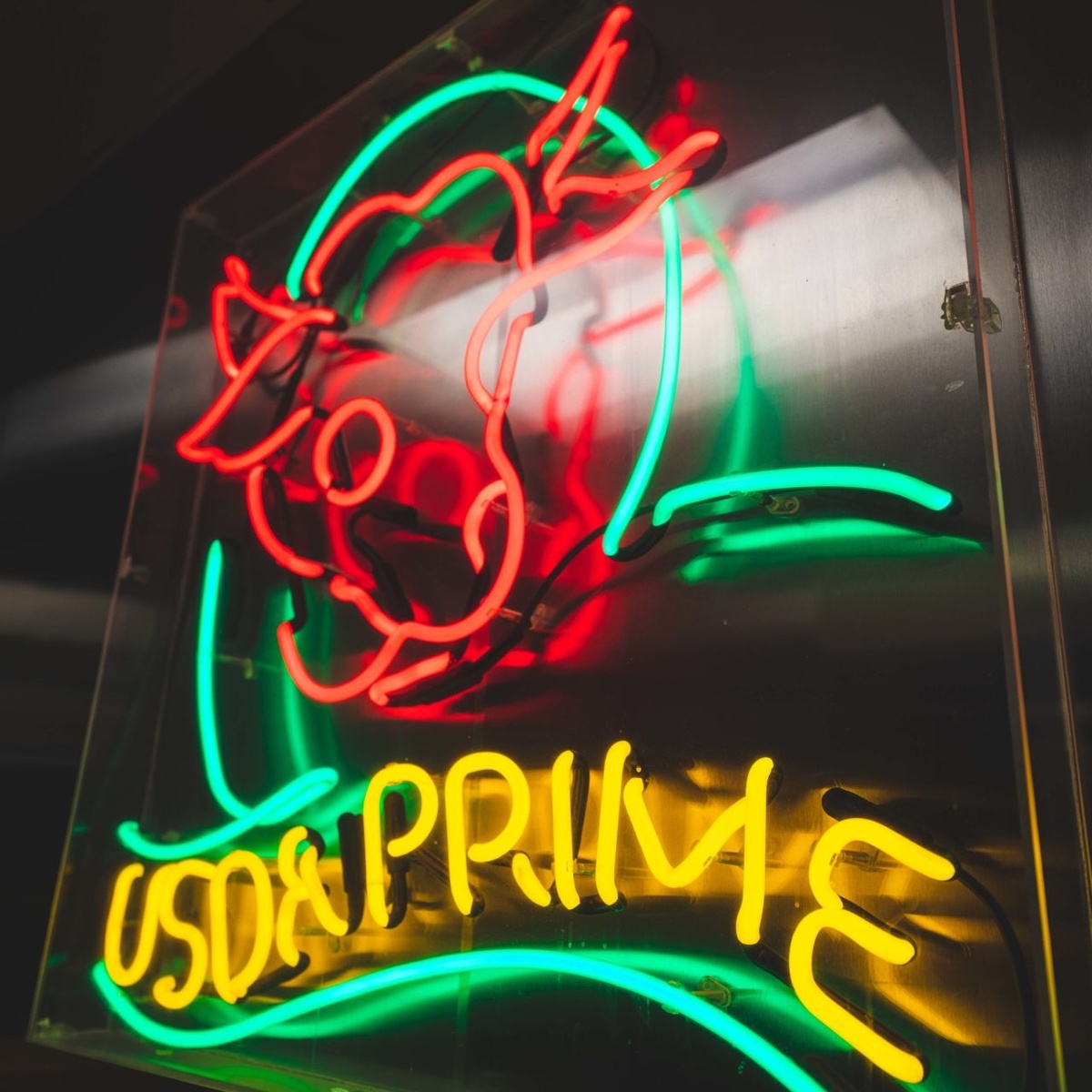 Neon sign for U.S.D.A. prime beef at 801 Chophouse.