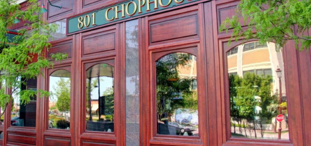 Sign for 801 Chophouse fine dining and steakhouse in Leawood, Kansas.